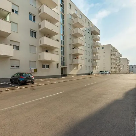 Lovely Apartment Zadar Exterior photo